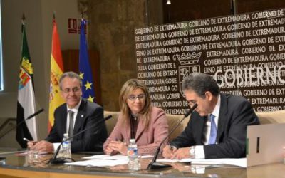 Extremadura Avante y la UEx firman un convenio para el desarrollo conjunto de acciones de formación en materia de internacionalización