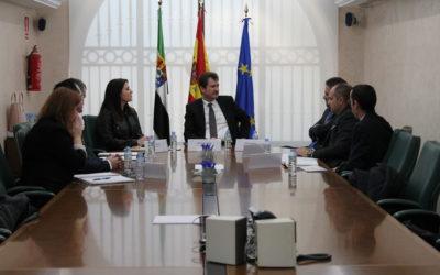 El presidente de la Junta de Extremadura recibe al embajador de Ucrania en España