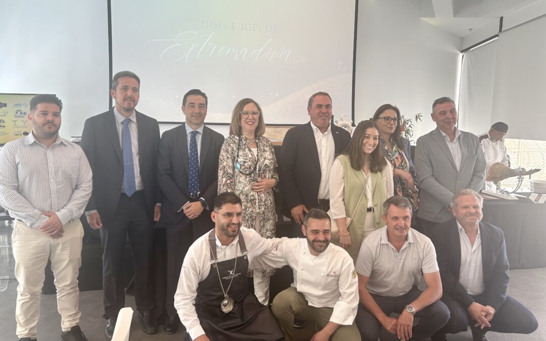 Mercedes Morán remarca la calidad gastronómica de Extremadura durante un evento en Sevilla de promoción de las DOs e IGPs de la región