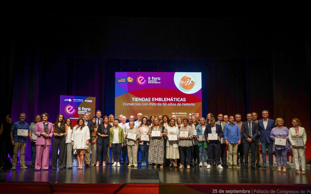 Extremadura celebra con éxito su II Foro del Comercio y distingue a medio centenar de profesionales del sector