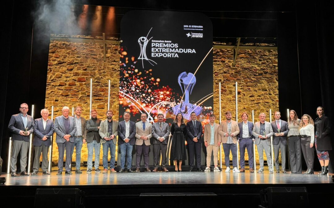 El consejero Guillermo Santamaría, felicita a los ganadores de los Premios Extremadura Exporta por contribuir al incremento de un 11,7 por ciento de las exportaciones