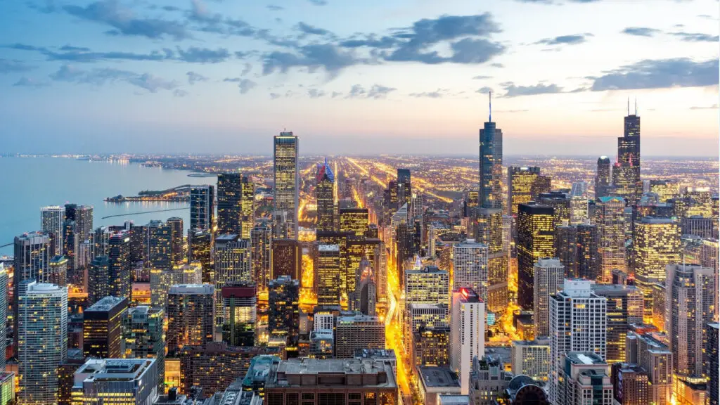 Skyline de Chicago al atardecer junto al lago